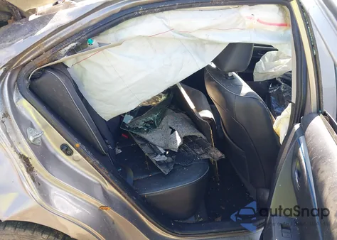 2014 Toyota Corolla Le Premium z USA, uszkodzony, nr VIN 2T1BURHE6EC145977